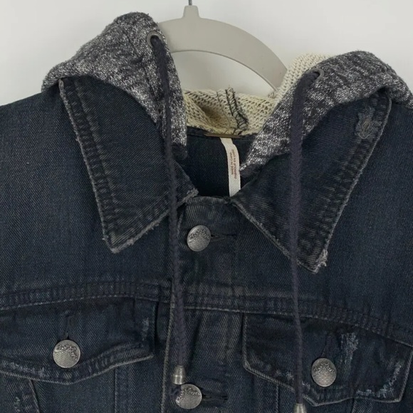 “Free People” Distressed Denim Jacket with removable hood - Med - LIKE NEW! - Picture 7 of 8